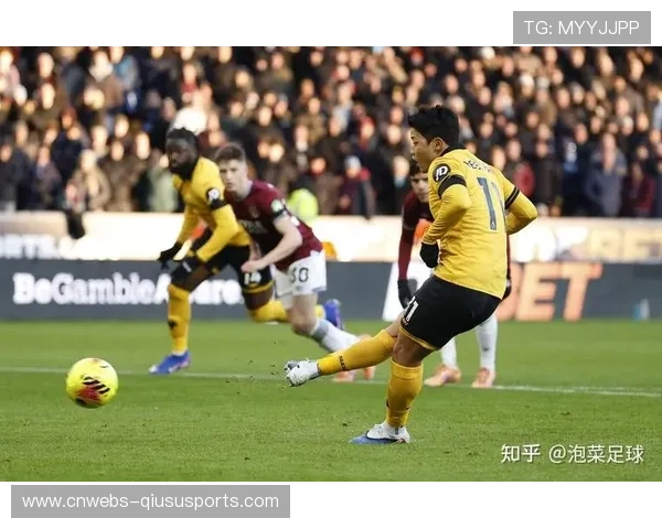 狼队3-0西汉姆联取赛季首胜，黄喜灿传射建功